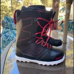 Men’s 32 snowboarding boots